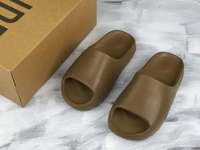 FV8425 Adidas Slide Yeezy Brown Earth 0507